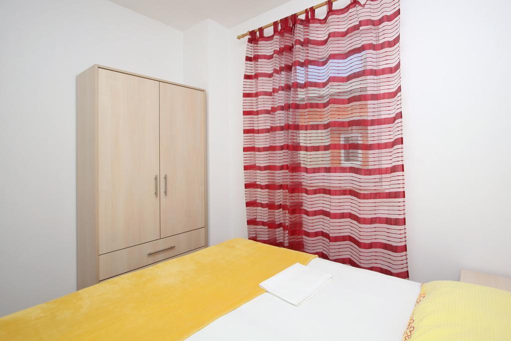Apartmani Ruza Novalja Eksteriør bilde
