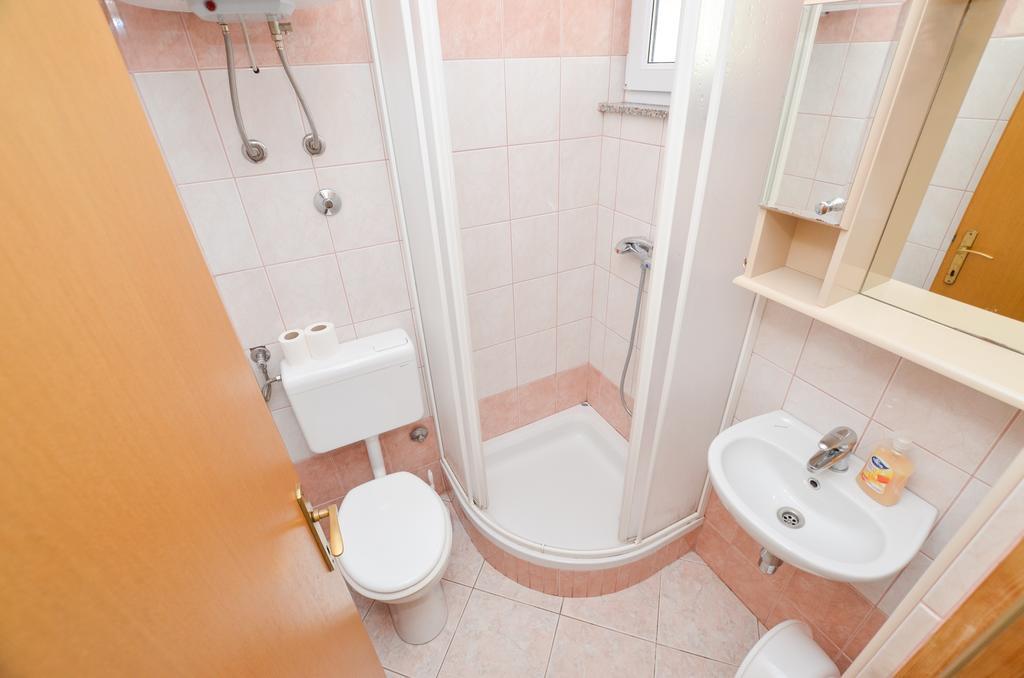 Apartmani Ruza Novalja Eksteriør bilde